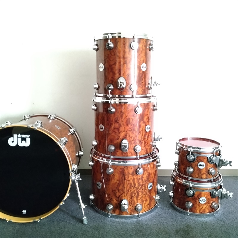 dw Collector's Series Exotic Finish Waterfall Bubinga Drum Setの画像